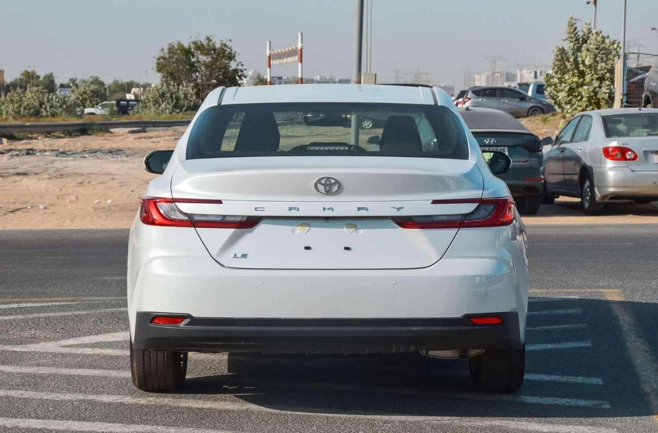 تويوتا كامري TOYOTA CAMRY LE 2.5L FWD PETROL SEDAN 2026