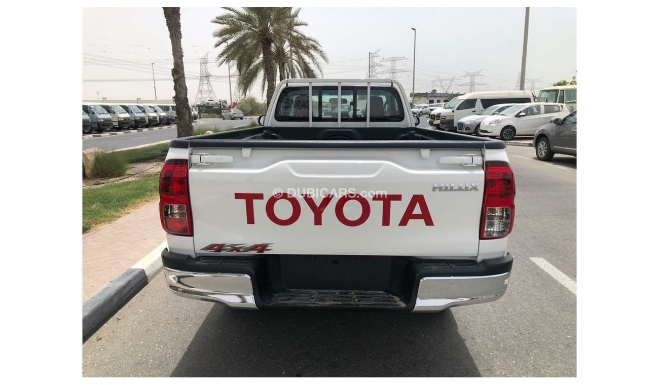 تويوتا هيلوكس تويوتا هايلكس 2.7 بنزين دفع رباعي 2023 عادي