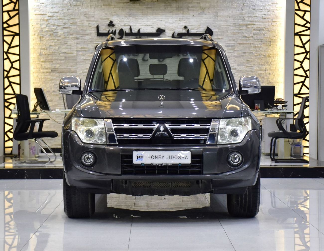 ميتسوبيشي باجيرو EXCELLENT DEAL for our Mitsubishi Pajero GLS ( 2013 Model ) in Grey Color GCC Specs
