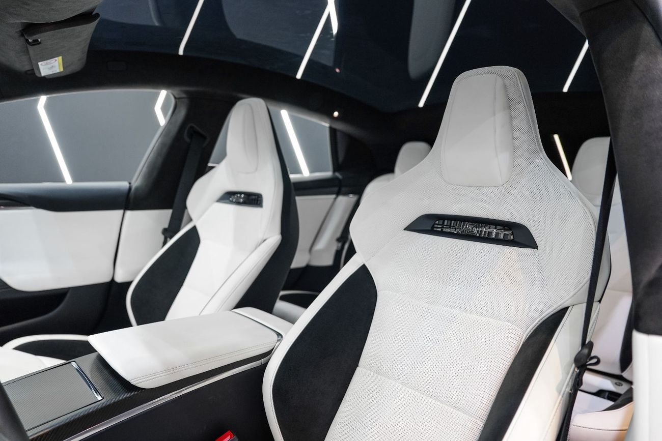 تسلا Model S Plaid (AWD) Carbon Fiber Interior | 1,020 HP | Dealer Warranty!!