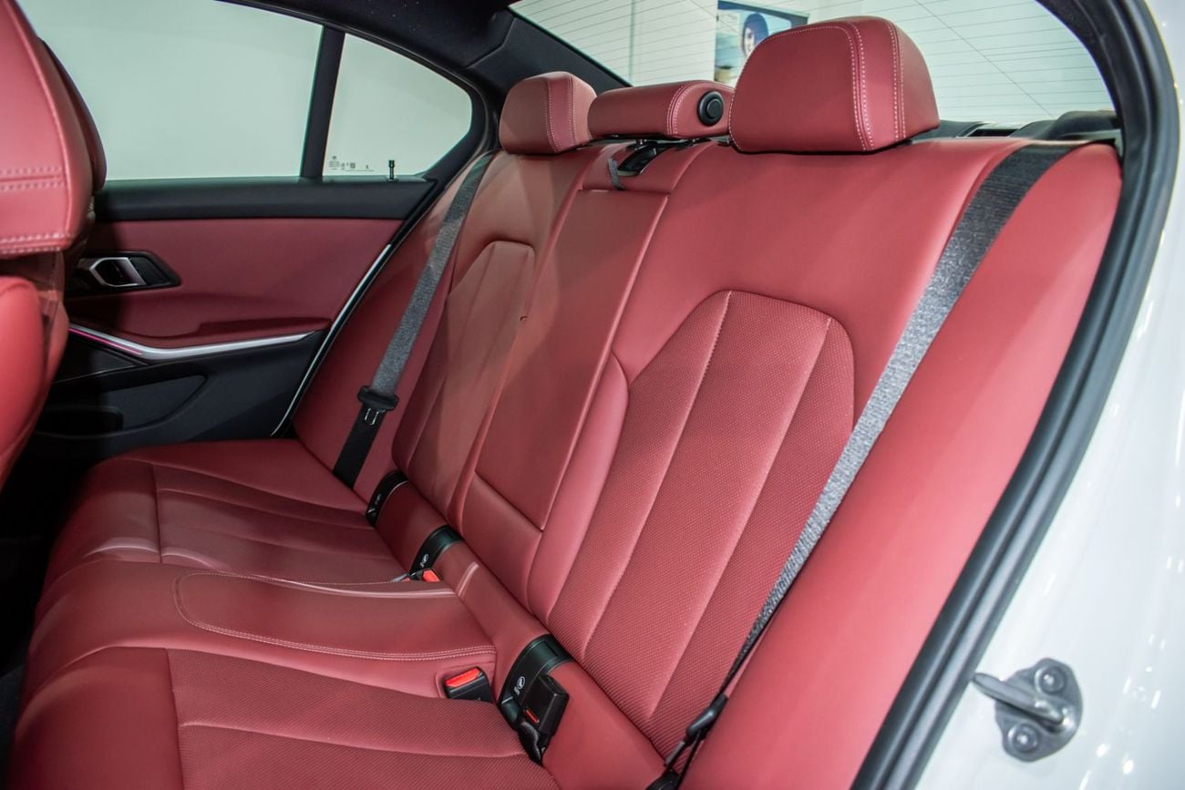 BMW 320i 320i Luxury M Sport Package
