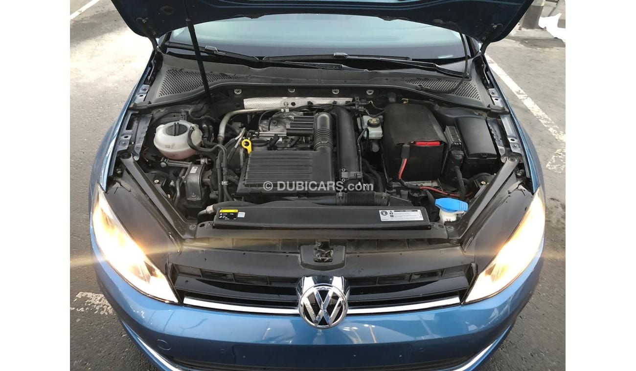 Volkswagen Golf Volex wagan Golf model 2016 GCC car prefect condition full option low mileage one owner 2keys auto p