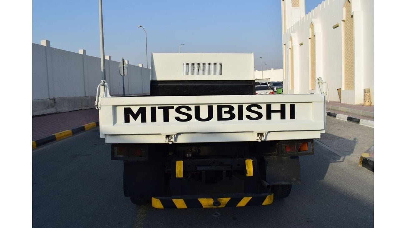 Mitsubishi Fuso Canter Mitsubishi Canter Dumper, model:2010. Excellent condition