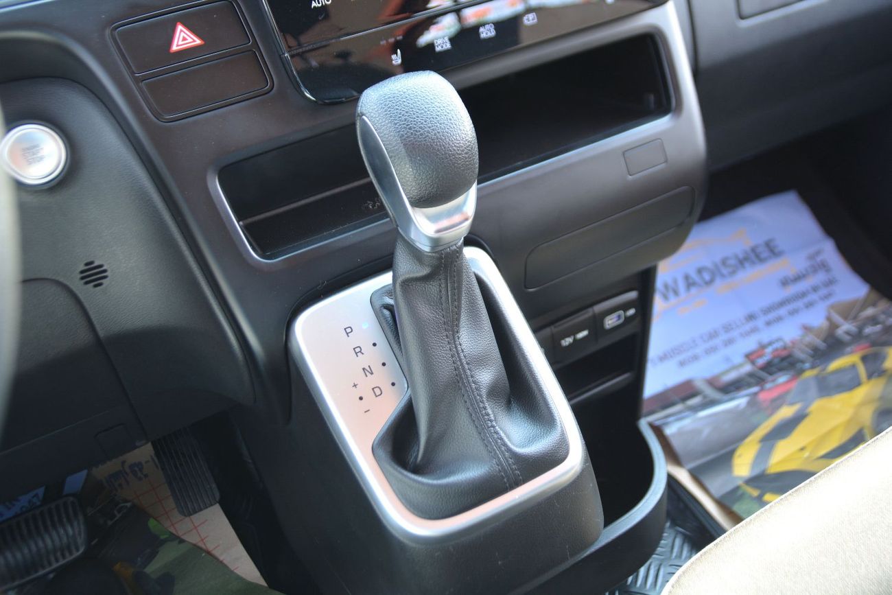 Hyundai Staria DIESEL 11 SEATS