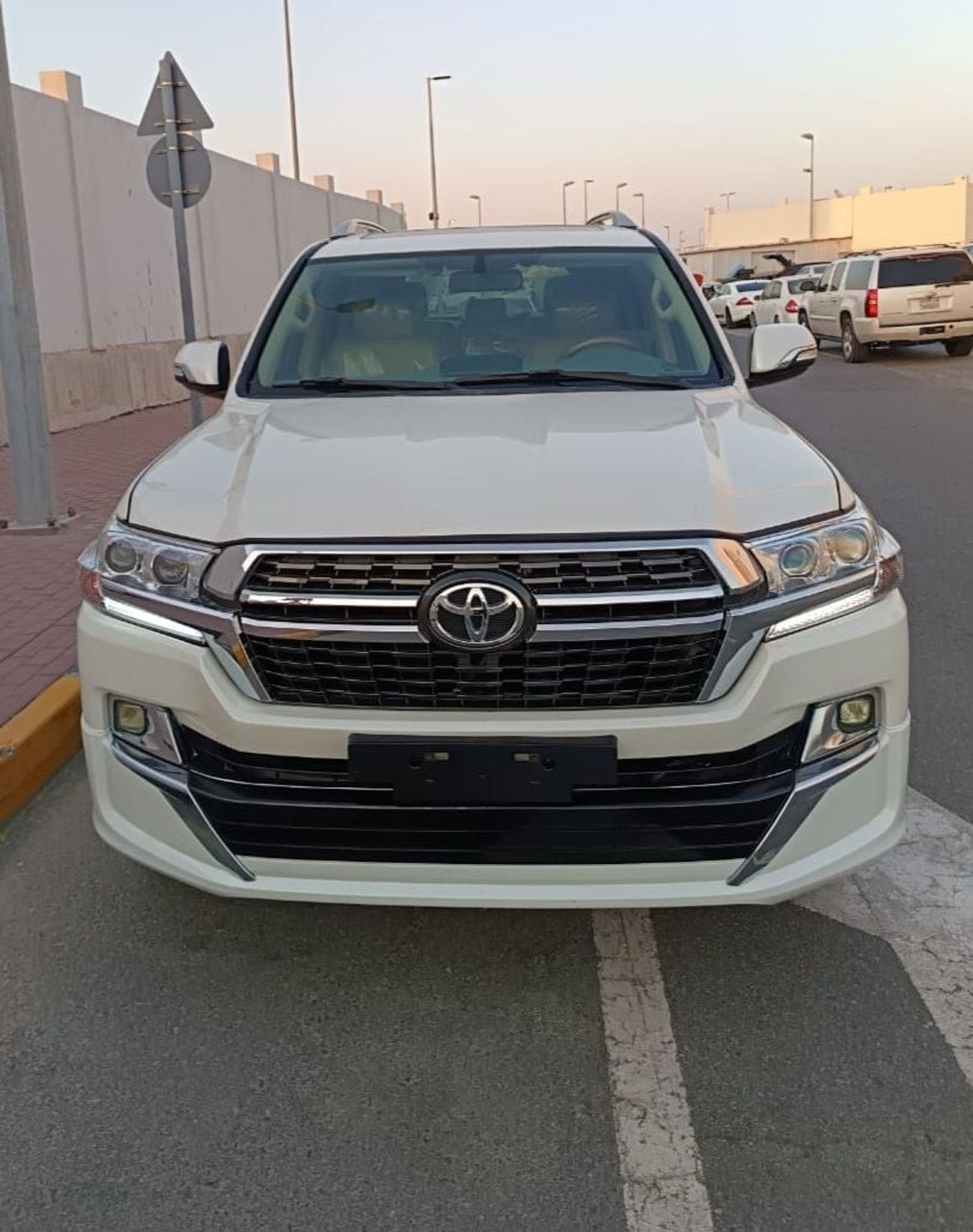 Toyota Land Cruiser GXR 2013 v8 change 2021kt