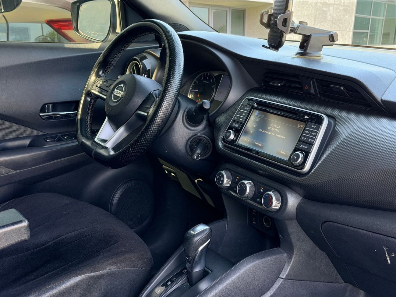 Nissan Kicks S 1.6L NISSAN KICKS | 1.6L I4 – ECONOMICAL & PRACTICAL | 2018 | GCC SPECS | AED 930 PER MONTH