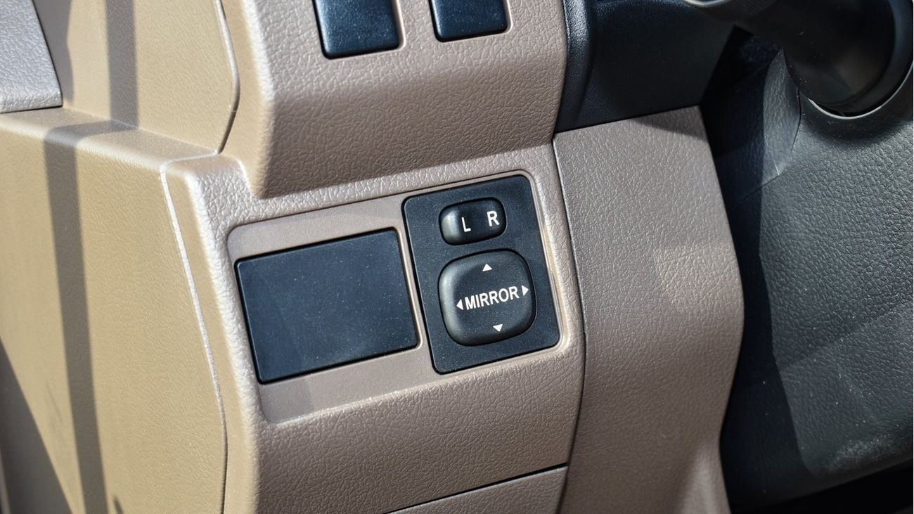 Toyota Land Cruiser Pick Up 4.0L V6 Petrol Single Cabin  A/T