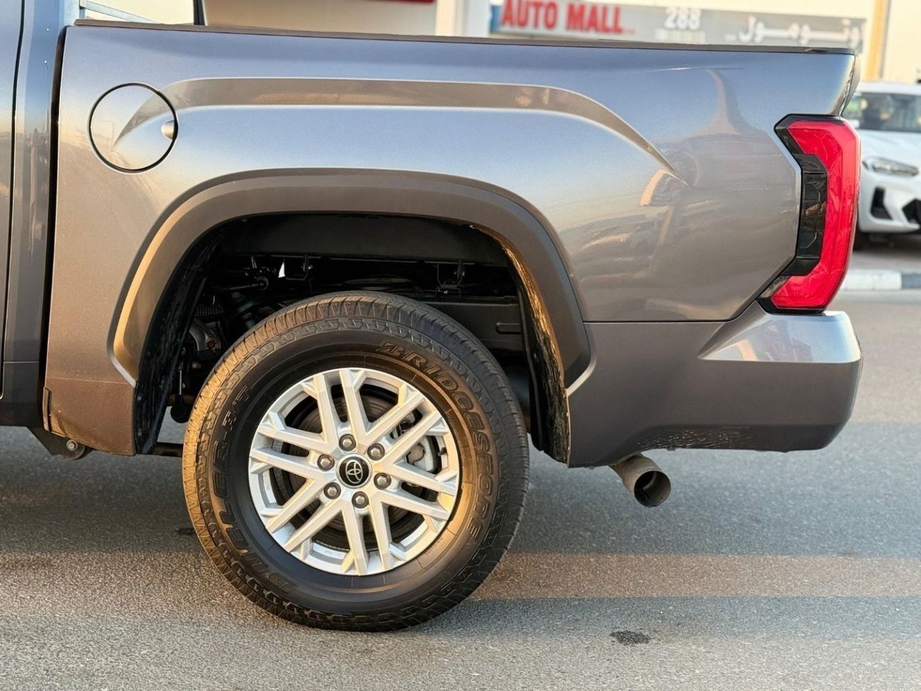 Toyota Tundra CREWMAX SR