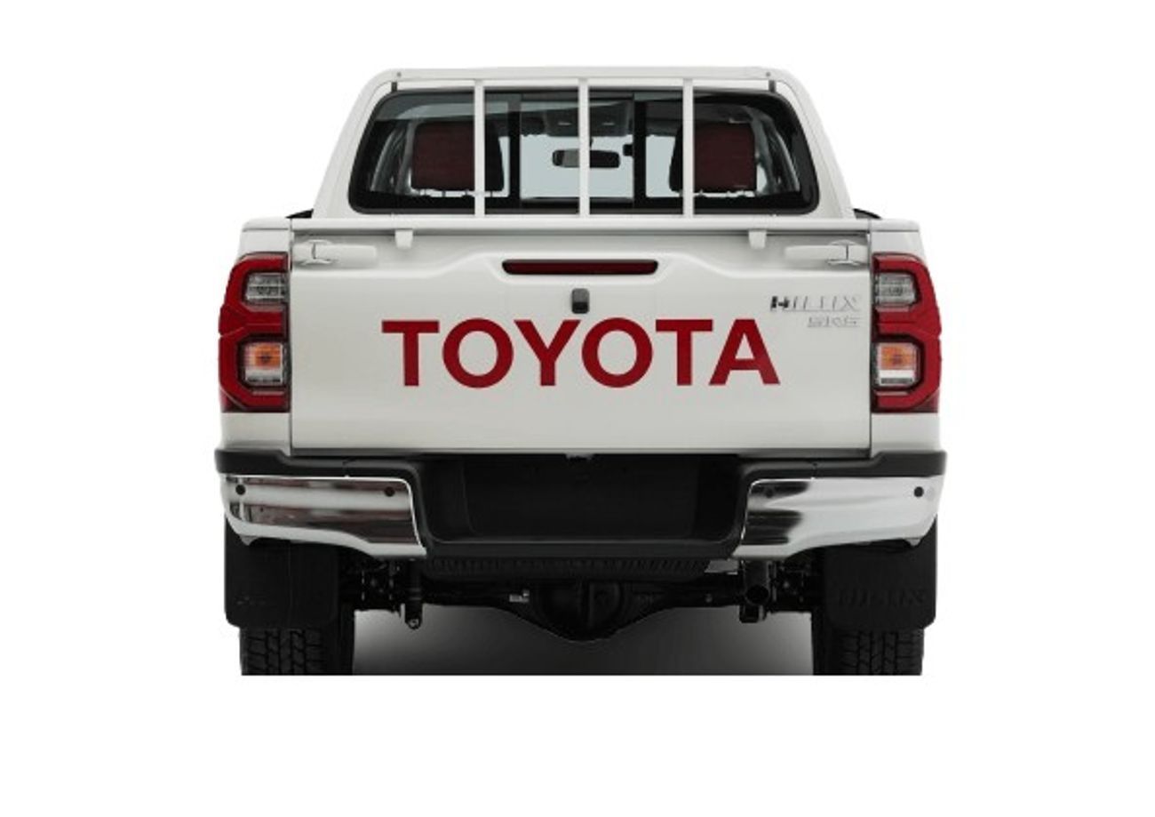 تويوتا هيلوكس ECT0092 - Toyota Hilux DCab GLX - 2.4L Dsl At Full Options - White/Red - African Specs
