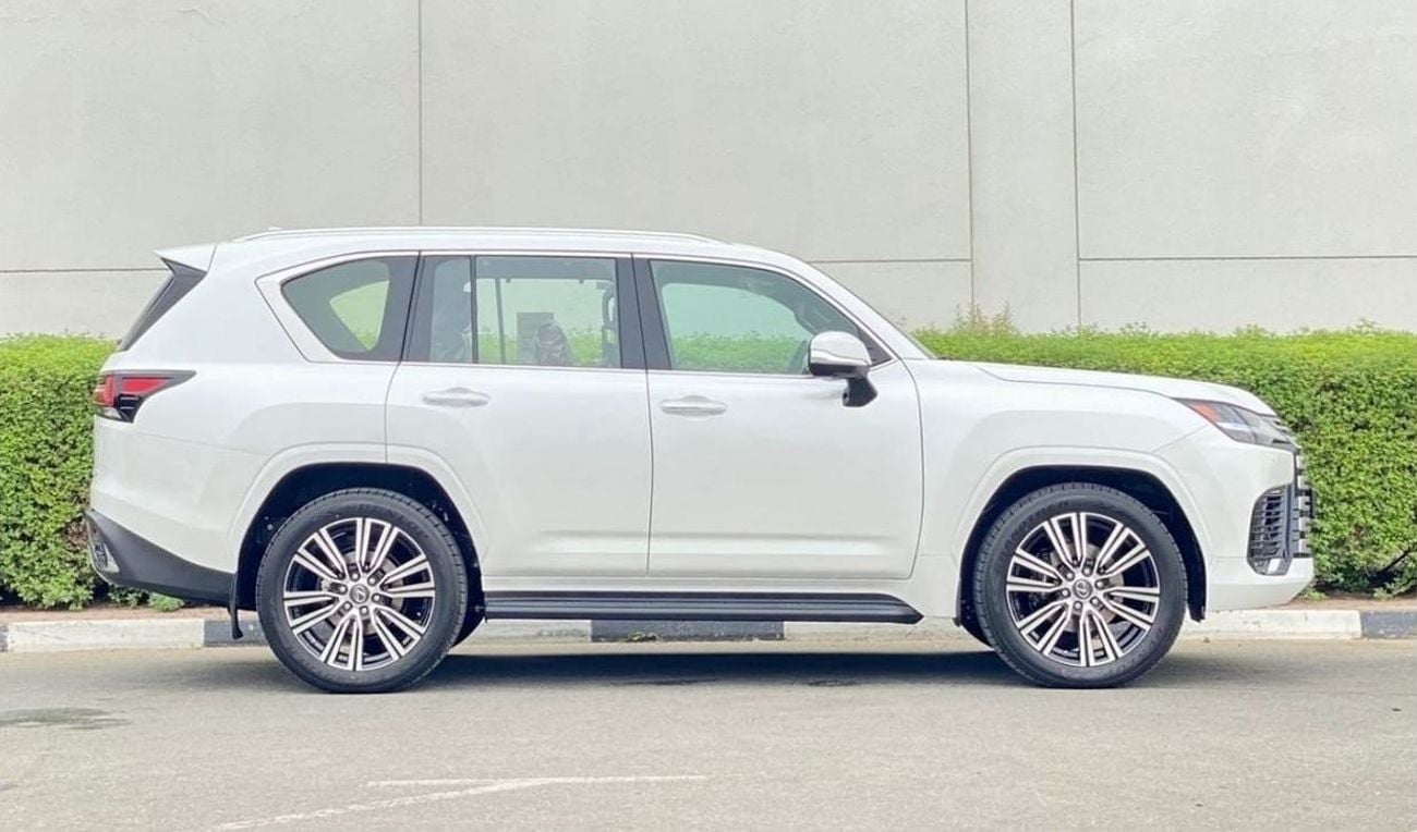 Lexus LX 600 SIGNATURE EDITION, AUTOMATIC TRANSMISSION, RADAR, WIRELESS CHARGER,BRAND NEW, MODEL2025