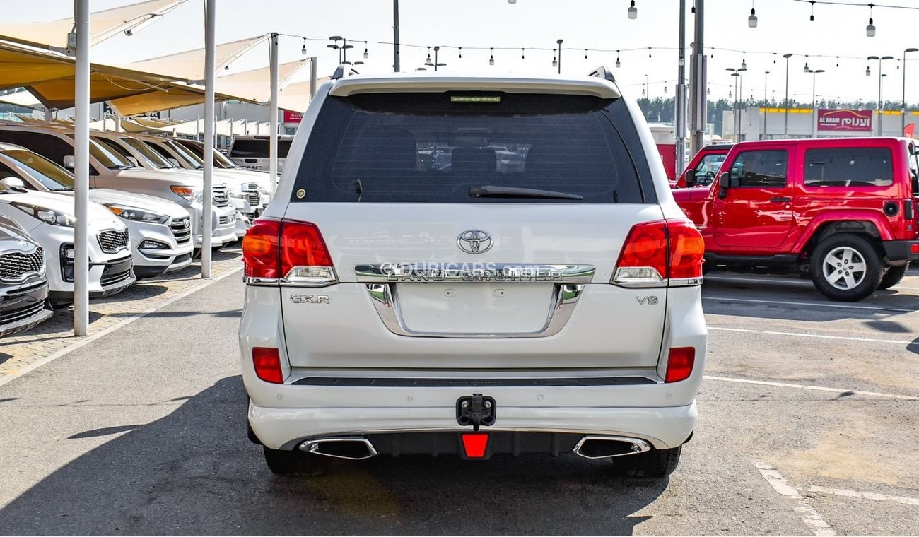 Toyota Land Cruiser GXR V8