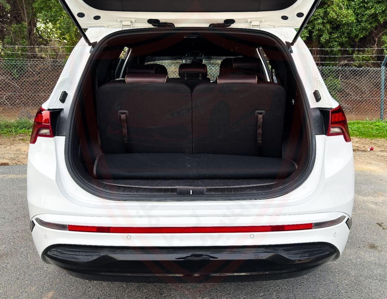 Hyundai Santa Fe Smart 2.4L Hyundai Santa Fe 2024 signature  , GCC , Accident-Free, in Excellent Condition — 1,260 AE