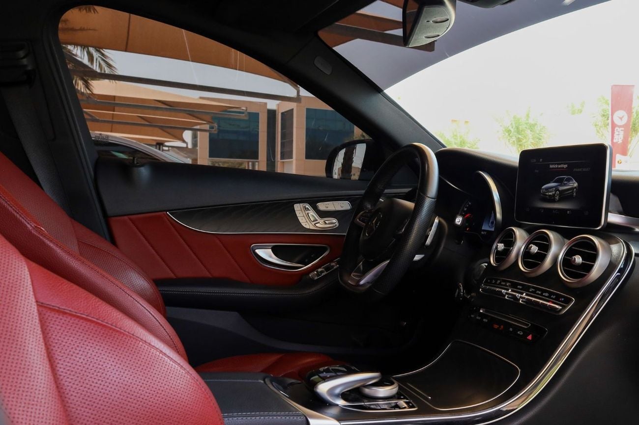 Mercedes-Benz C 200 Mercedes-Benz C200 AMG Pack 2018 GCC under Warranty with Flexible Down-Payment.