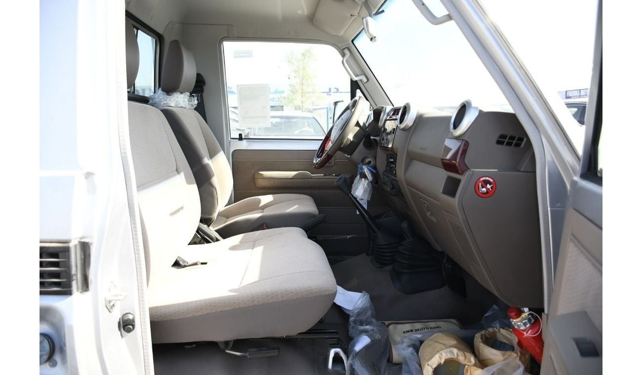 Toyota Land Cruiser Pick Up 4.0L V6 Petrol  ( ready stock available )