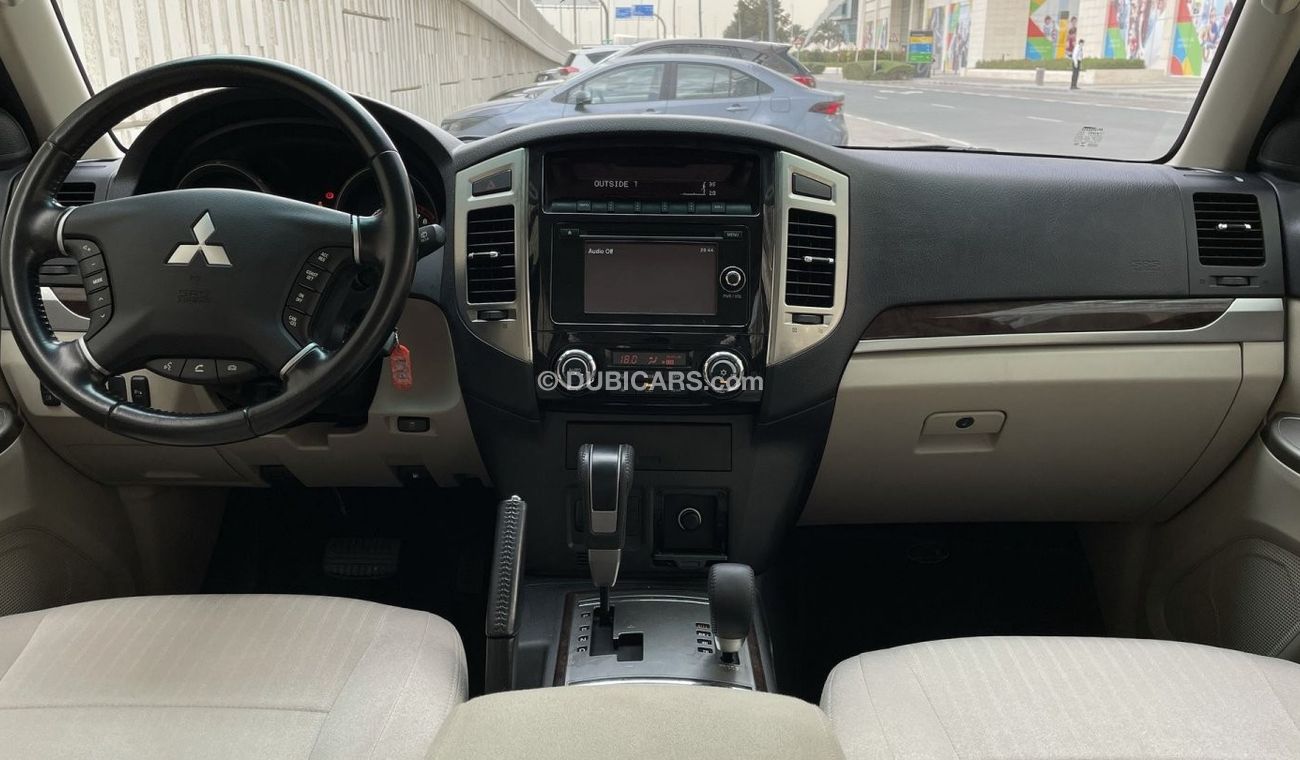Mitsubishi Pajero 3.5L | GCC | FREE 2 YEAR WARRANTY | FREE REGISTRATION | 1 YEAR COMPREHENSIVE INSURANCE