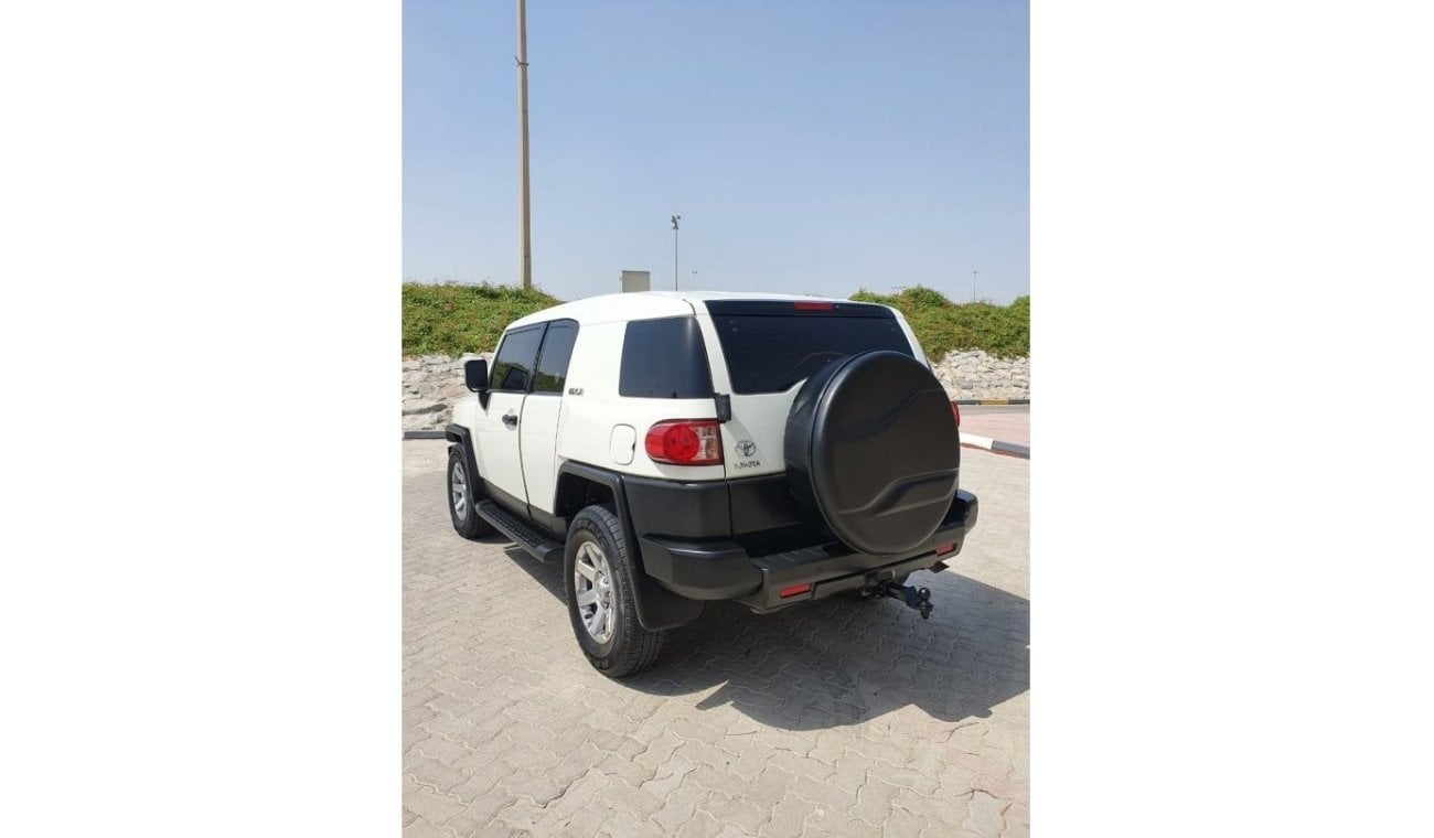 تويوتا إف جي كروزر Toyota Fj 2016 GCC Low mileage