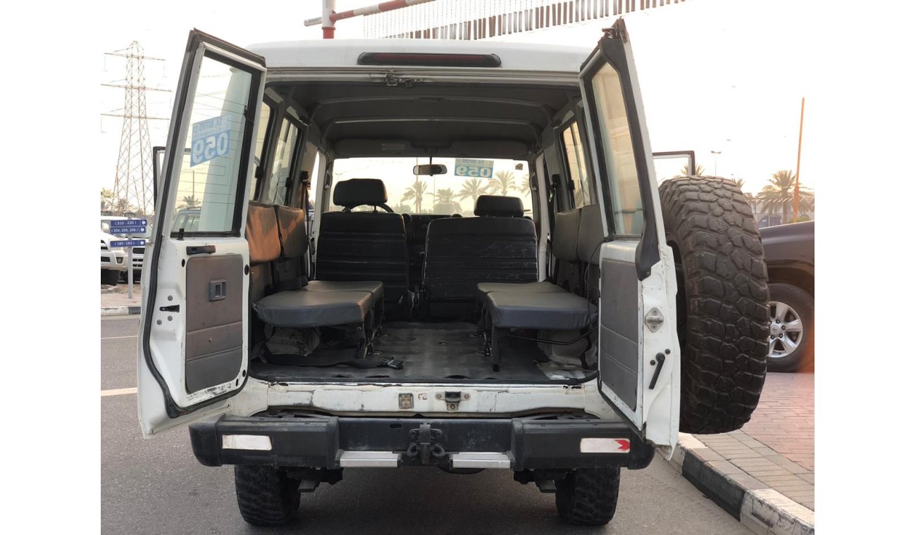 Toyota Land Cruiser Hard Top LX78 4.2L Diesel, Snorkel, Alloy Rims 16'', Low Milage, Clean Interior and Exterior, Mp3, CD-Player