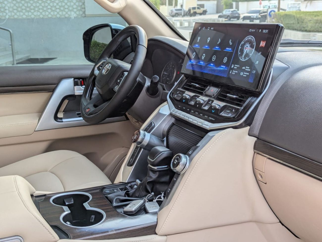 تويوتا لاند كروزر Toyota Landcruiser 2015 facelifted 2025 with interior and exterior v6 4.0L