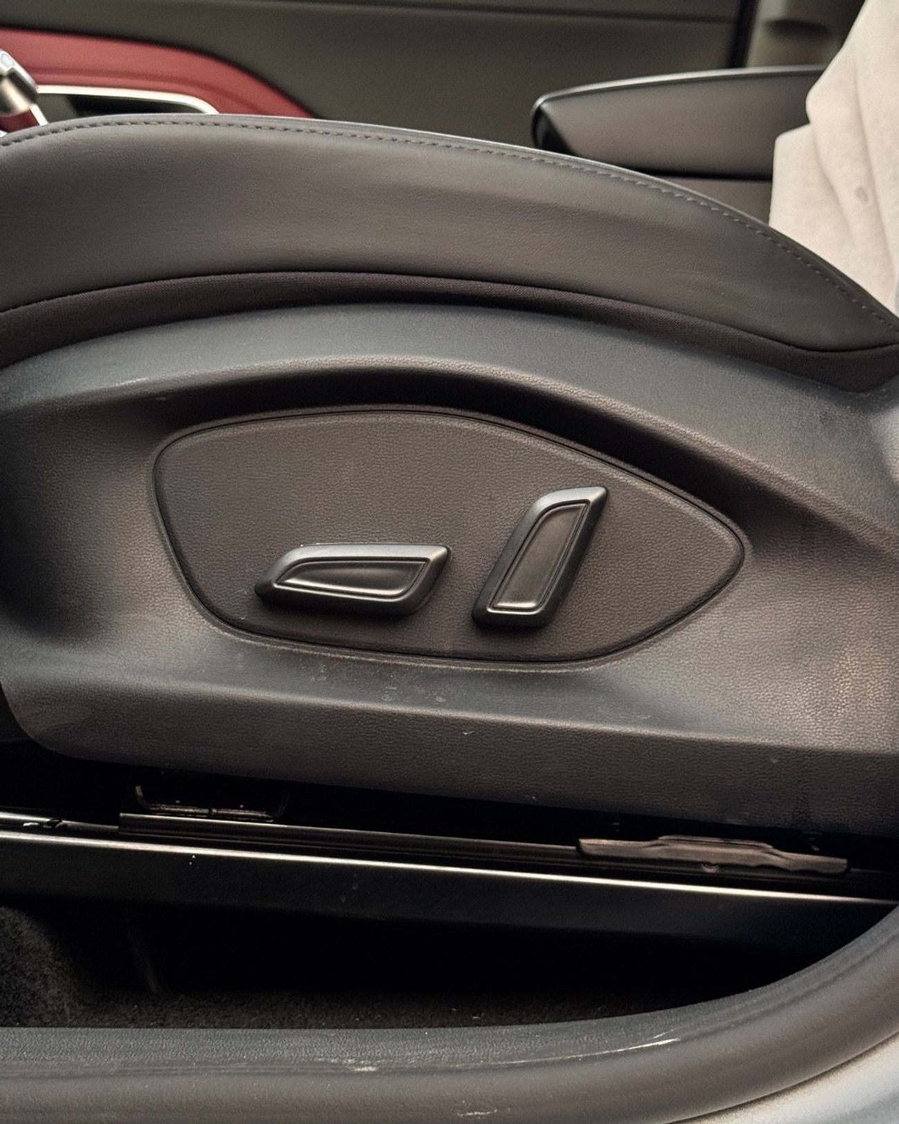 MG ZS LUX