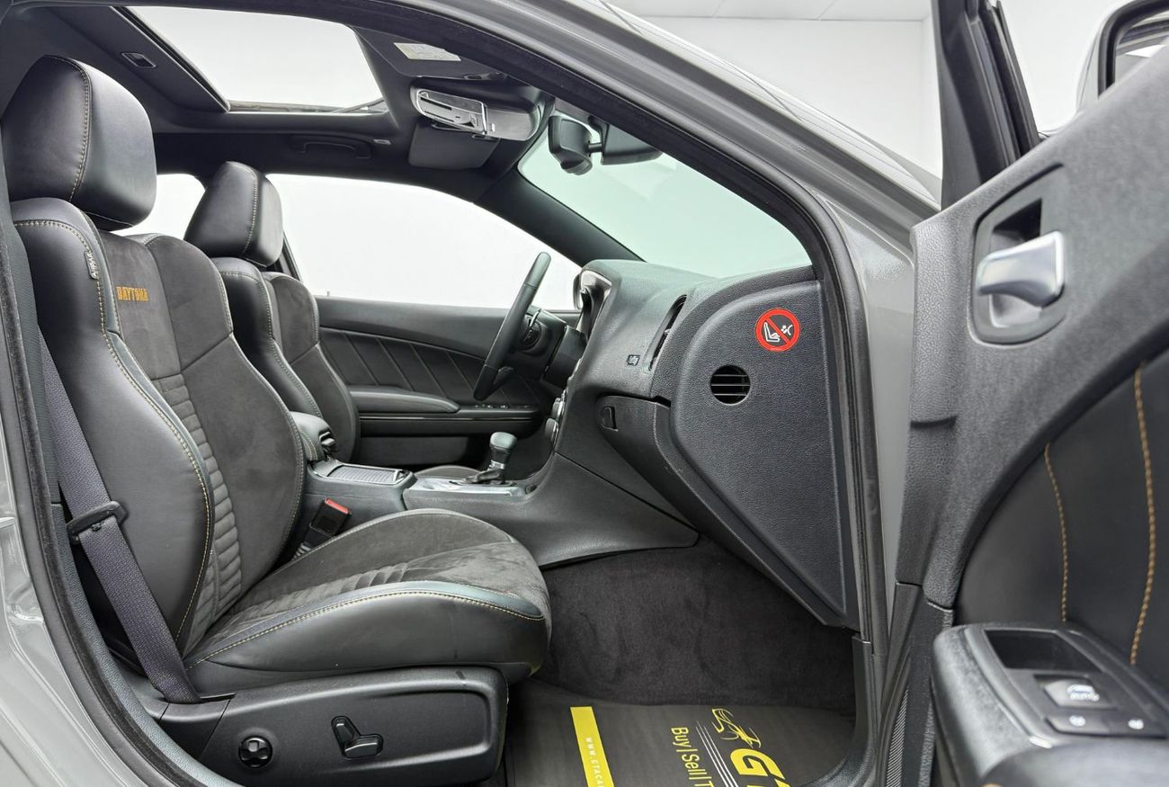 Dodge Charger Daytona R/T 5.7L 2017 Dodge Charger R/T Daytona, Full Service History, Excellent Condition, GCC