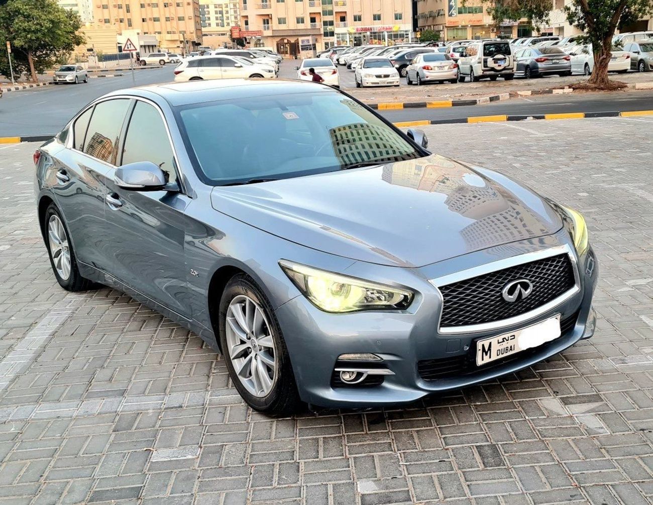 Infiniti Q50 Premium 2.0L