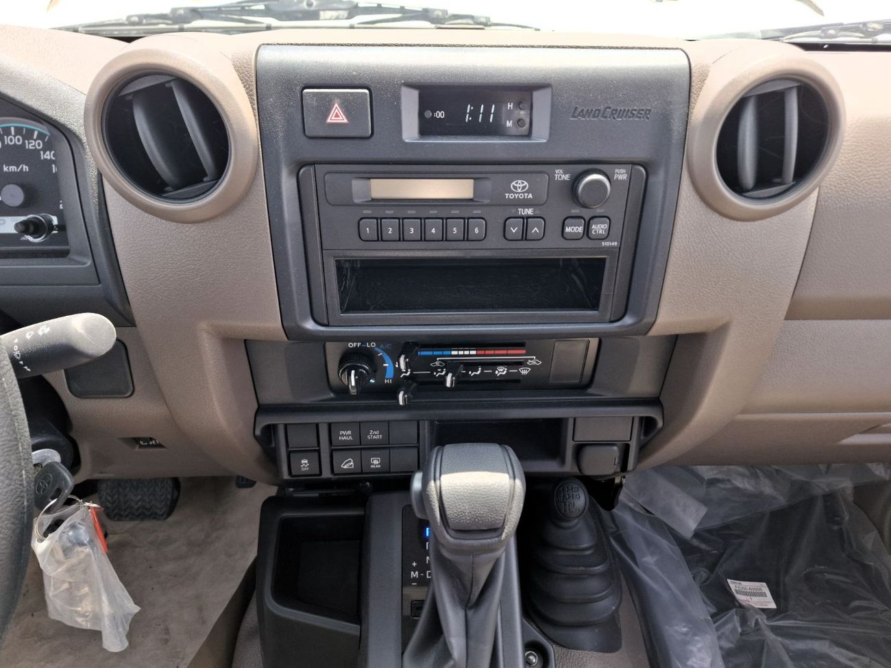 تويوتا لاند كروزر 70 Hardtop 4.0L 3 Door Automatic Petrol (Export Only)