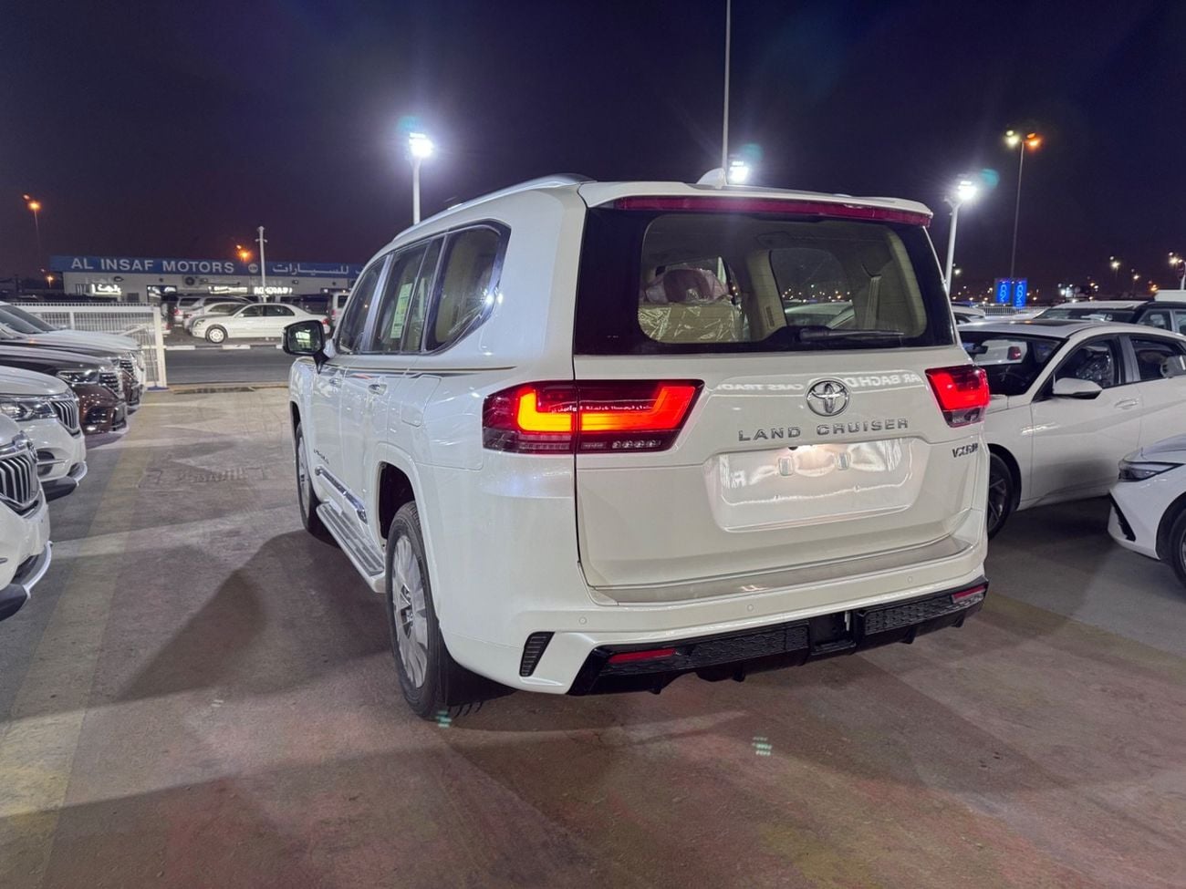 تويوتا لاند كروزر VXR