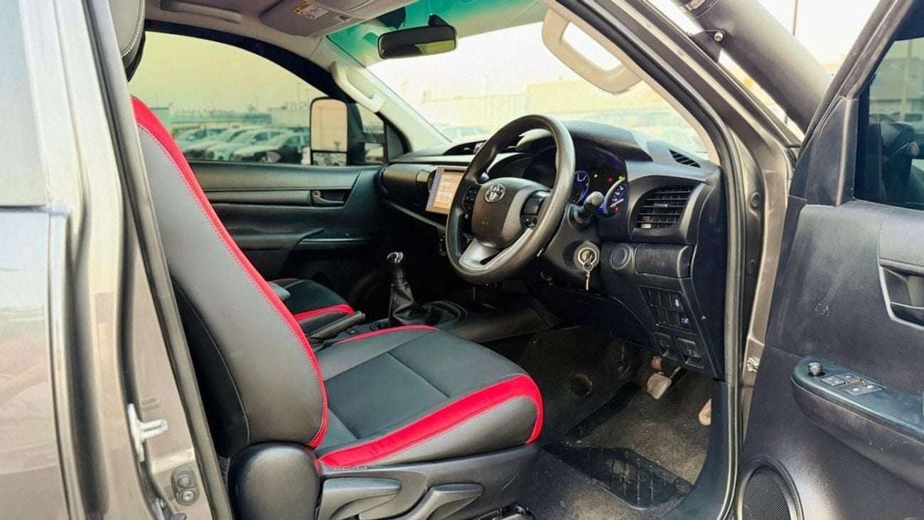 Toyota Hilux SMART CAB | GTK SPORTS BAR | AWNING CAMPING TENT | MANUAL TRANSMISSION | 2.8L | 2016