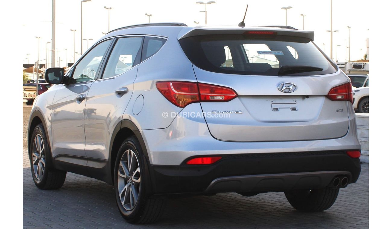 Hyundai Santa Fe GL Hyundai Santa Fe 2014 GCC, in excellent condition