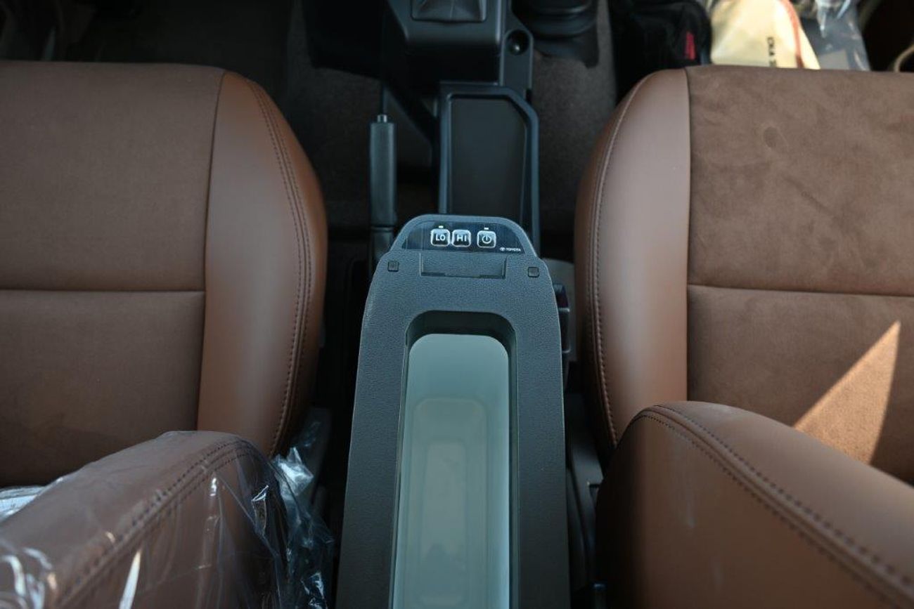 تويوتا لاند كروزر 70 2024 Model Toyota Land Cruiser Hard Top Super Deluxe 2.8L Diesel 5 Seater Automatic -Euro 5