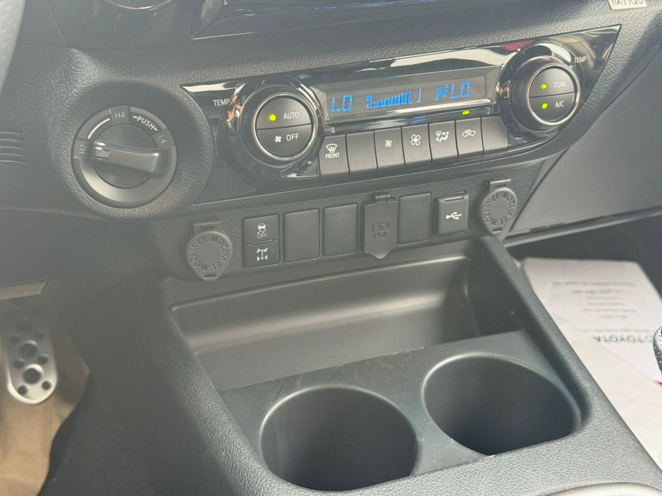 تويوتا هيلوكس GR Sport 4.0L