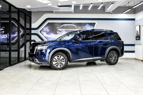 نيسان باثفايندر SV 3.5L AWD (7 Seater)