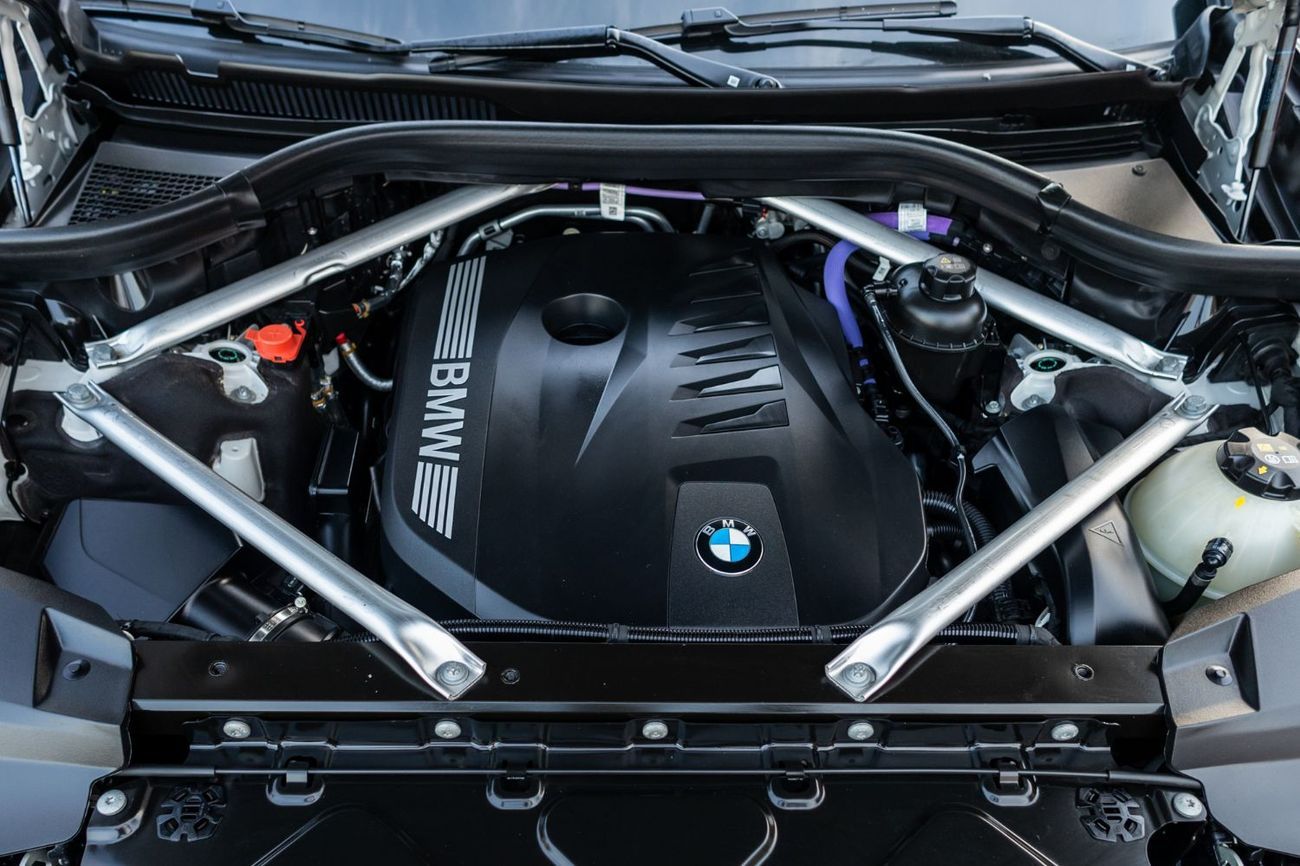 بي أم دبليو X7 40i M Sport Pure 3.0L (335 HP)