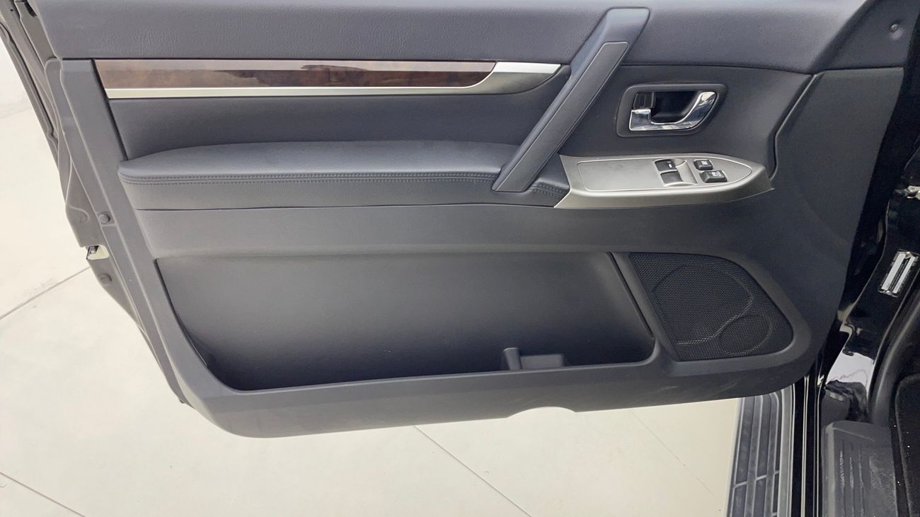 ميتسوبيشي باجيرو GLS HIGHLINE 3.8 | بدون دفعة مقدمة | اختبار القيادة في المنزل