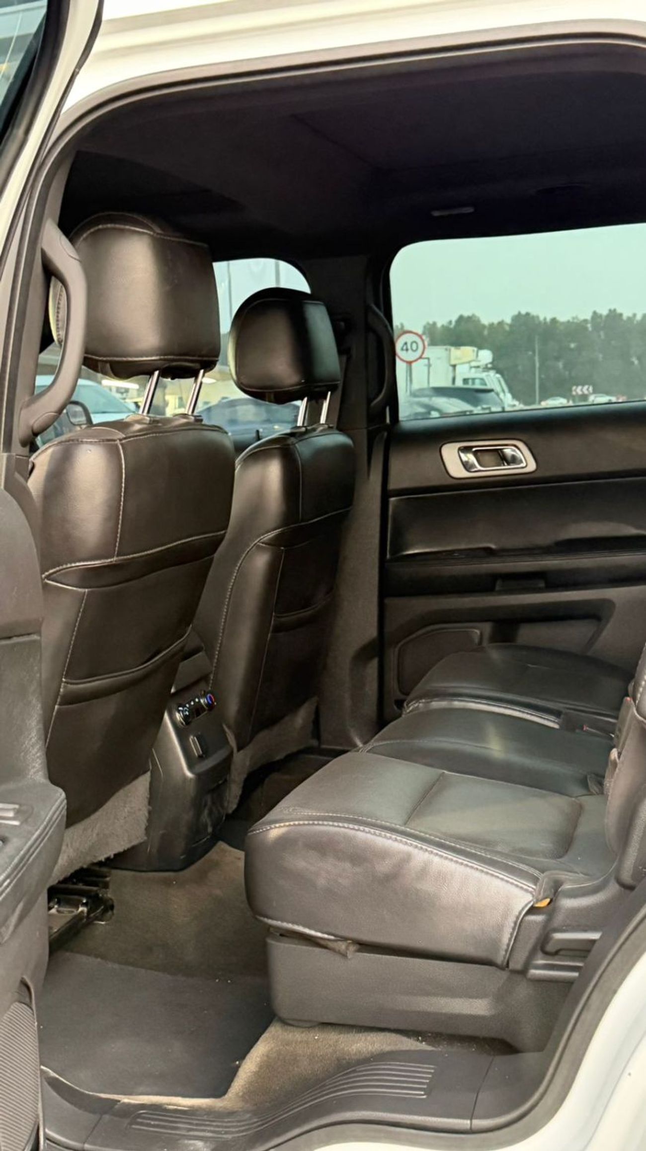 Ford Explorer Std 3.5L 4WD