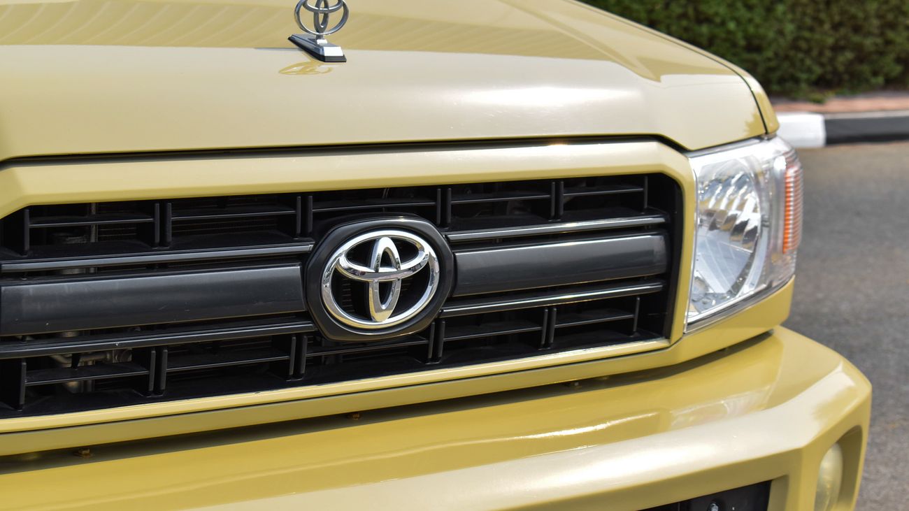 Toyota Land Cruiser Pick Up