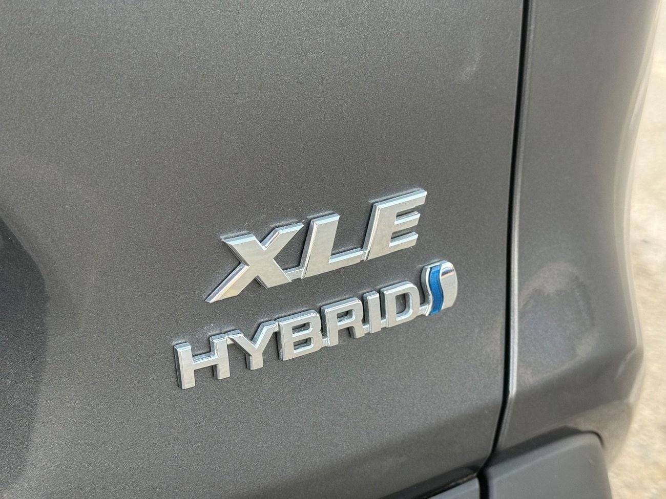 تويوتا راف ٤ XLE 2.5L