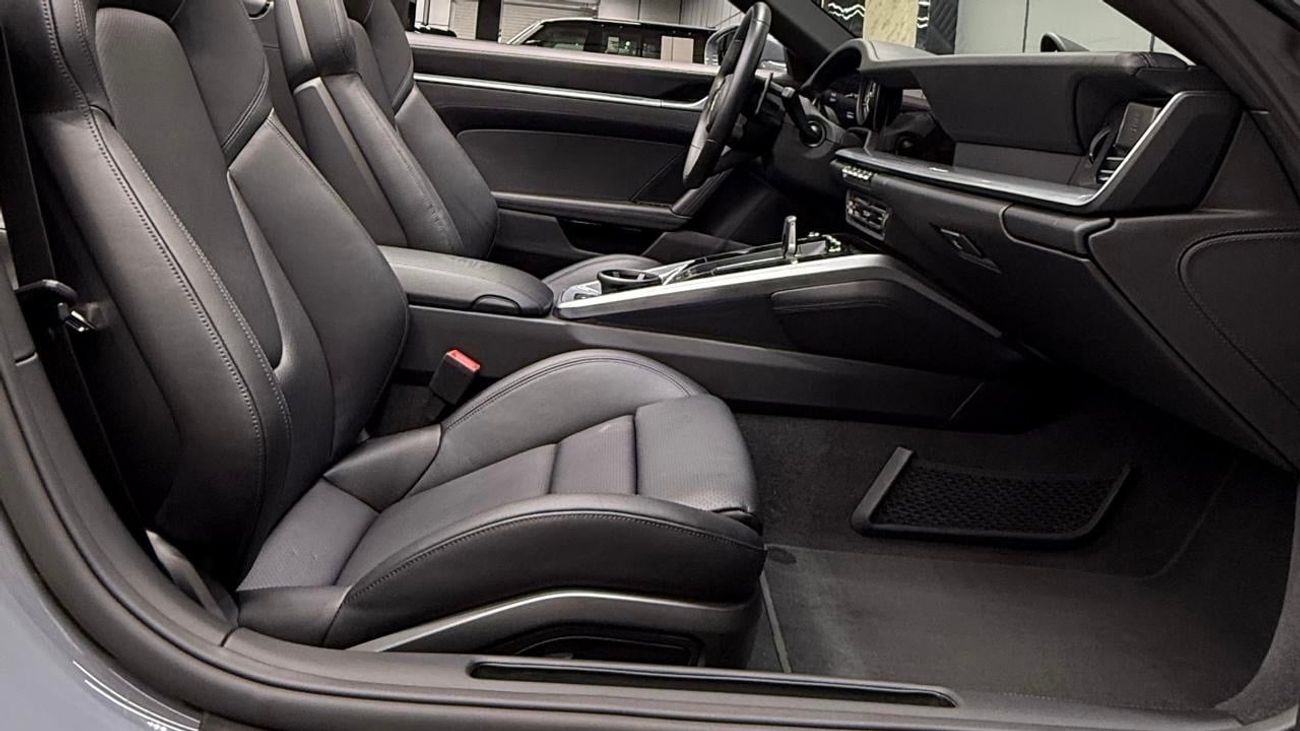 بورش 911 Turbo S 3.8L (640 HP) Convertible