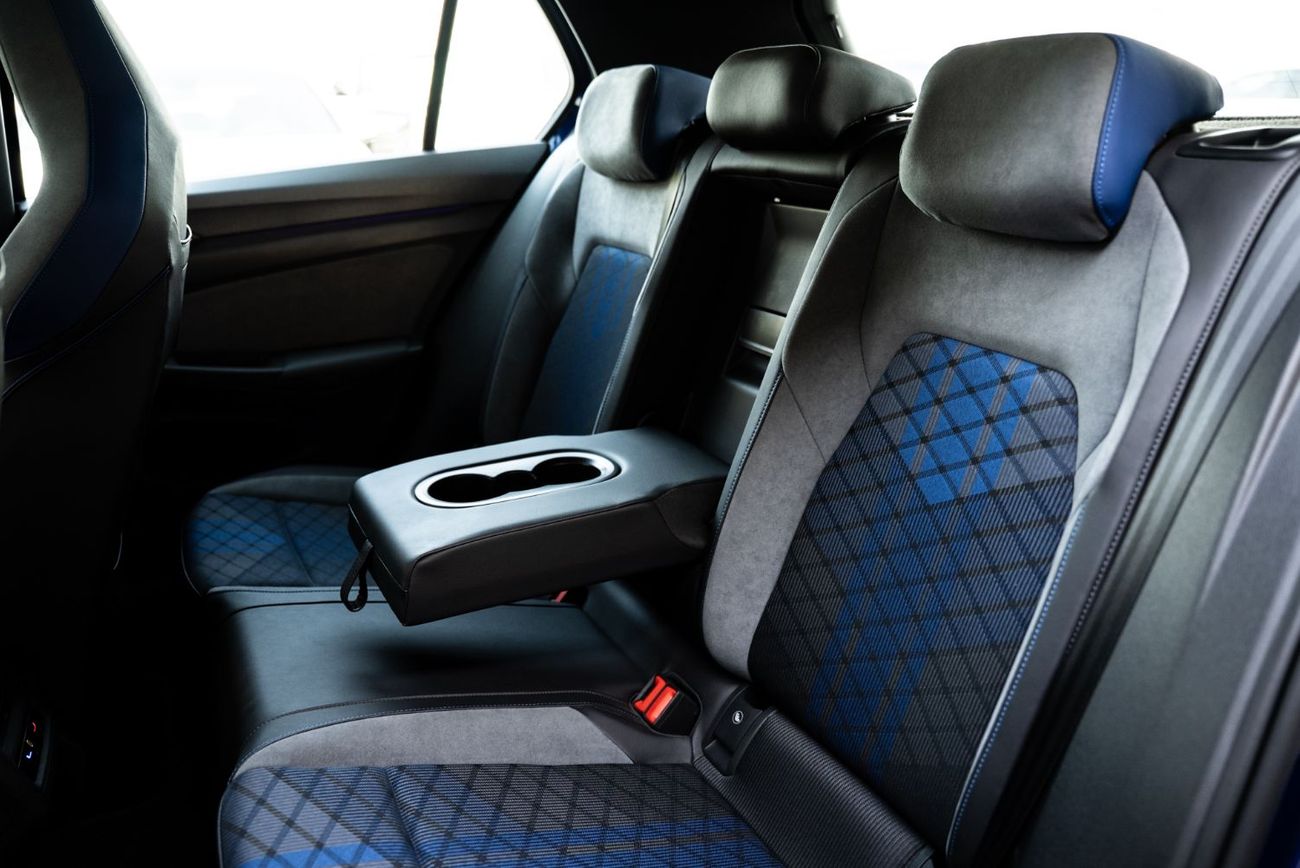 فولكس واجن جولف ار 2023 Agency Warranty Full Service History GCC Low Mileage