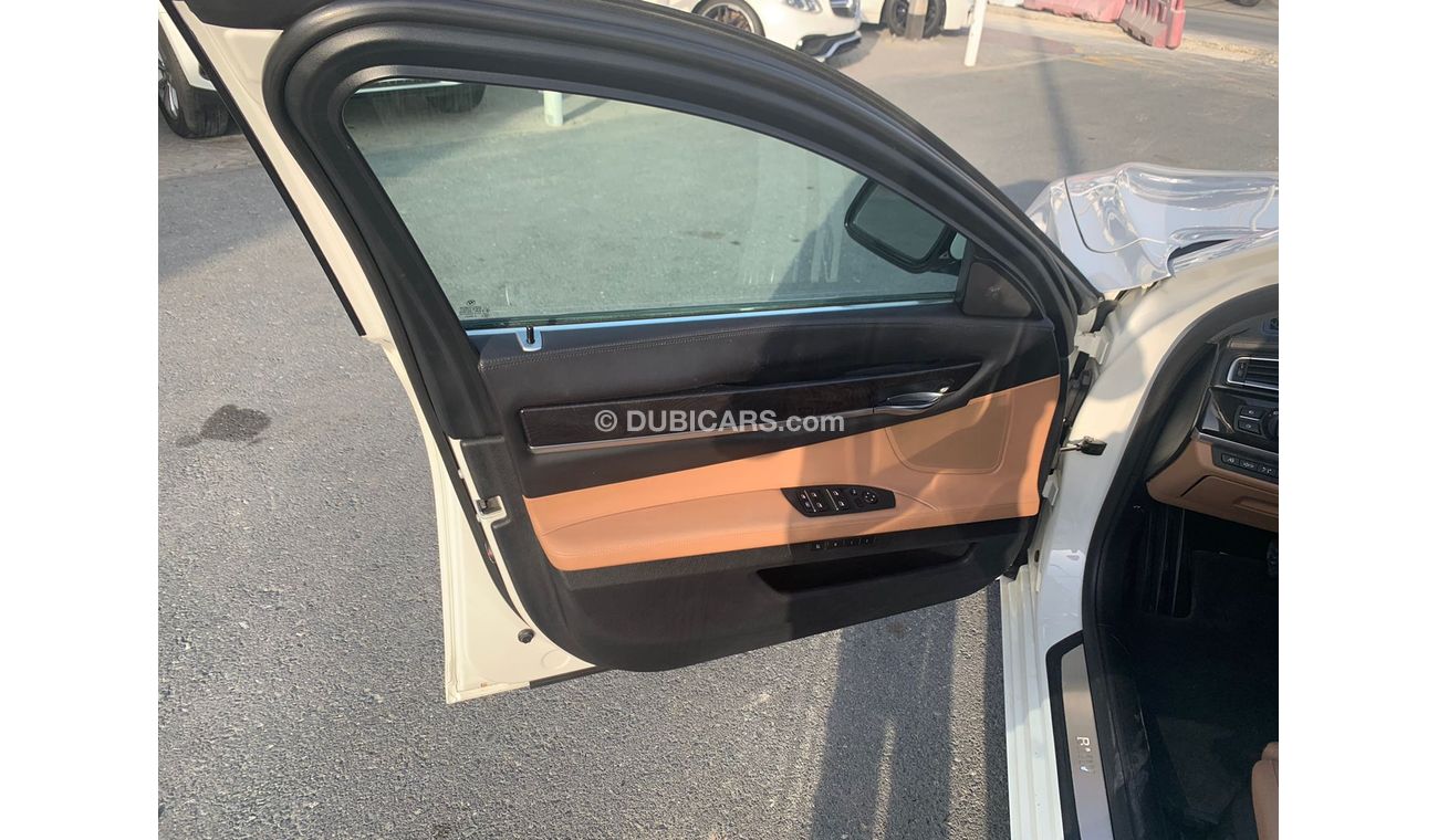 BMW 750Li BMW 750 Li_2011_Excellend_Condihich