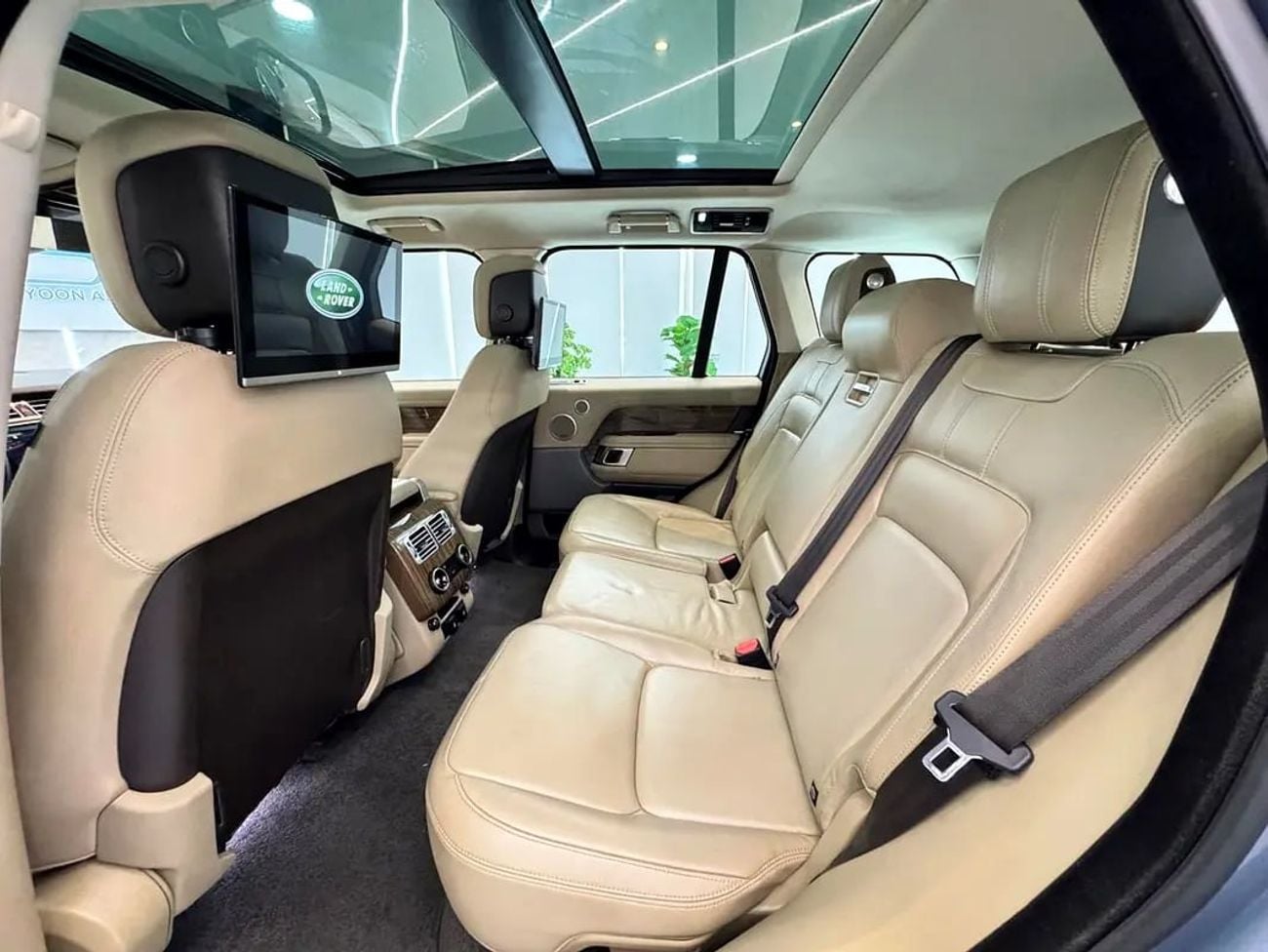 Land Rover Range Rover AUTOBIOGRAPHY VOGUE || GCC II FULLY LOADED I| PANORAMIC I| SCREENS || ACCIDENTS FREE