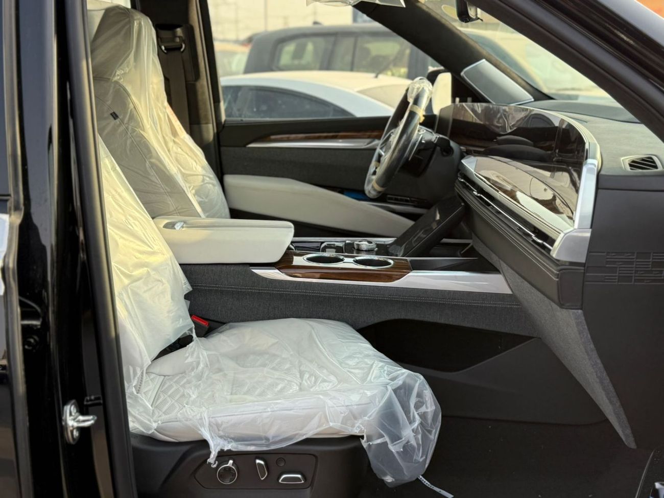 Cadillac Escalade Sport Platinum 6.2L 4WD Cadillac Escalade V8 6.2 L SUV AWD 4 Doors