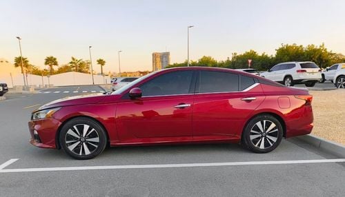 نيسان ألتيما