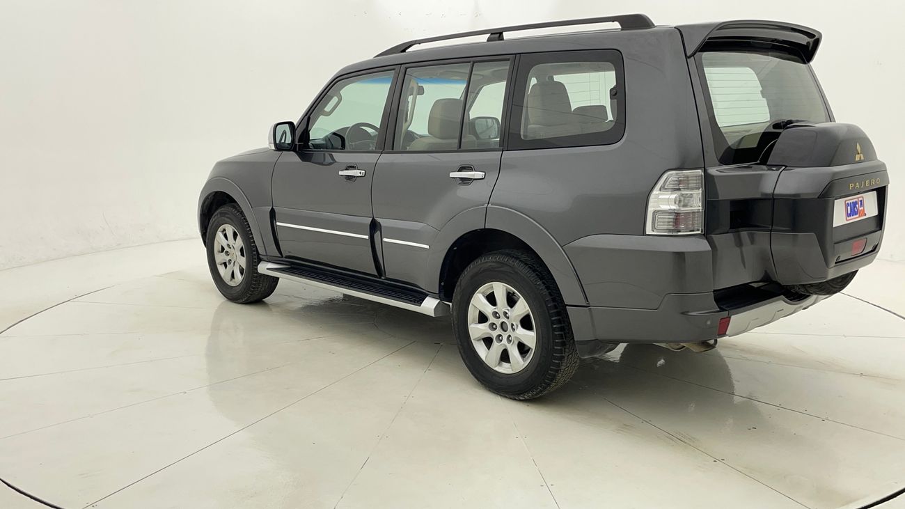 ميتسوبيشي باجيرو GLS MIDLINE 3 | بدون دفعة مقدمة | اختبار قيادة مجاني للمنزل