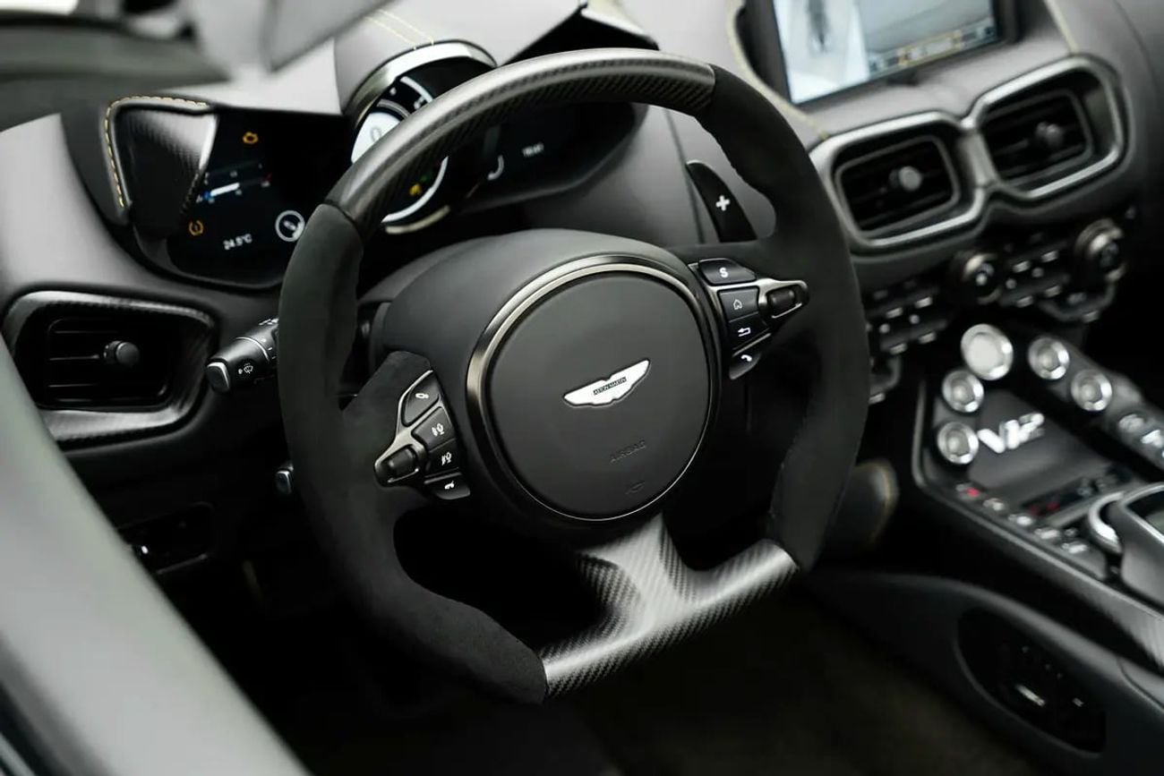 Aston Martin Vantage V12 6.0L V12