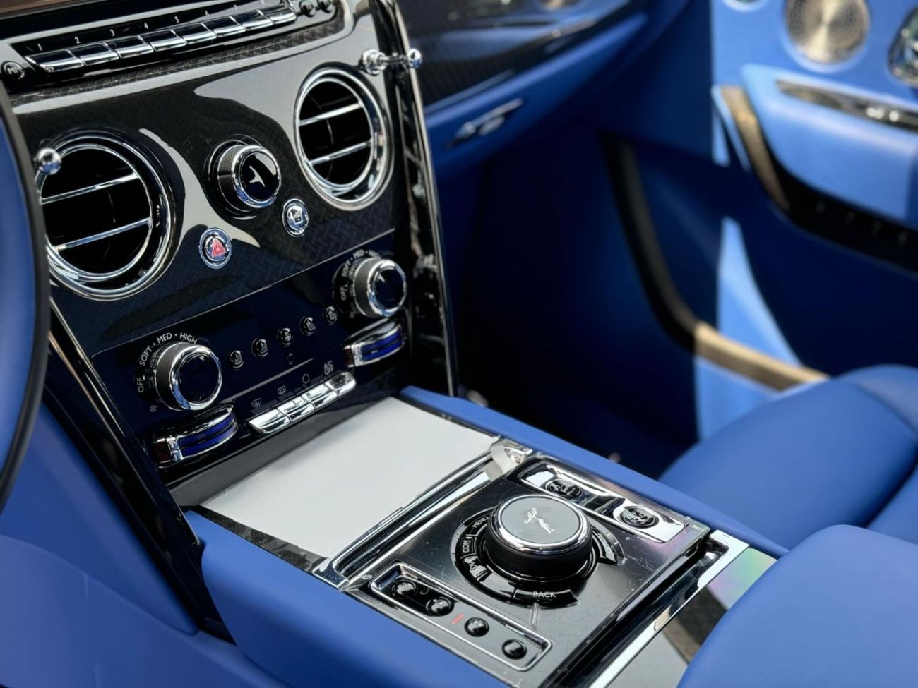 Rolls-Royce Cullinan GCC SPEC NEAT AND CLEAN LESS KILOMETER