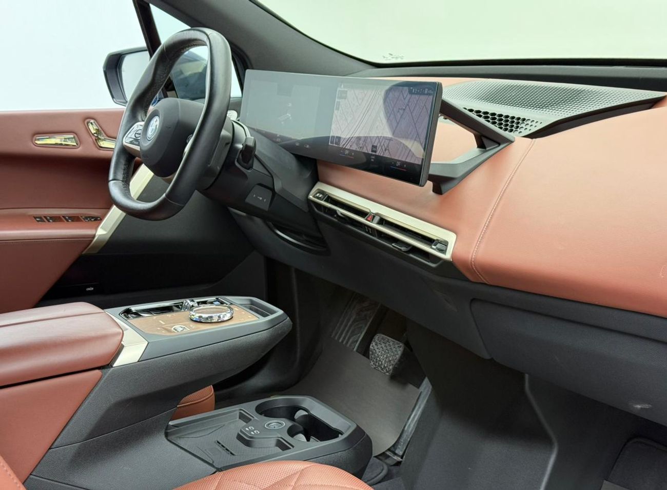 بي أم دبليو iX xDrive40 2023 BMW iX xDrive40, 2027 BMW Warranty, 2028 BMW Service Pack, Low Km, Fully Loaded, GCC