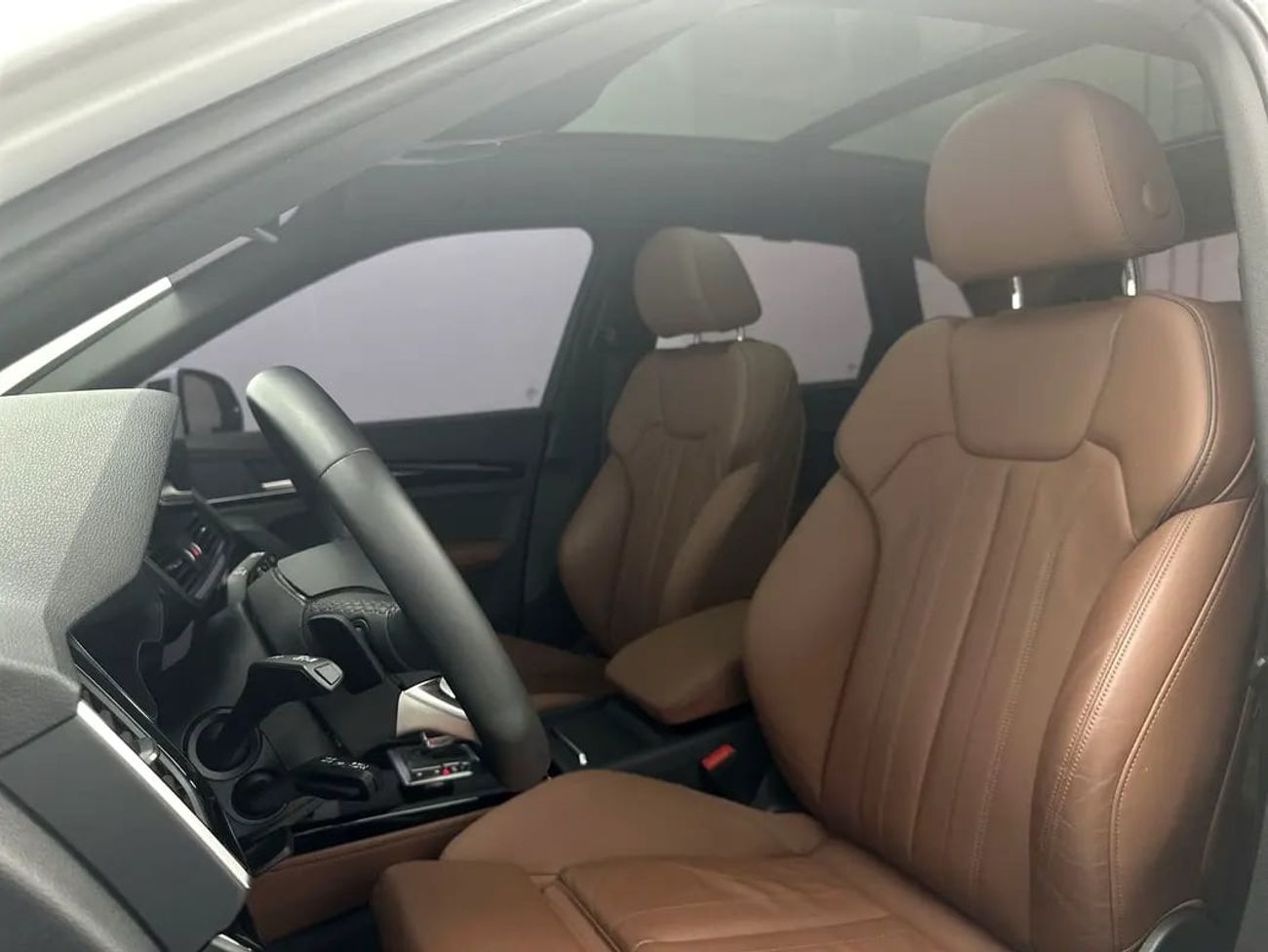 أودي Q5 45 TFSI quattro Sport Style & Technology Selection 2.0L S line 45 TFSI quattro 249hp (Ref# 58340) EX