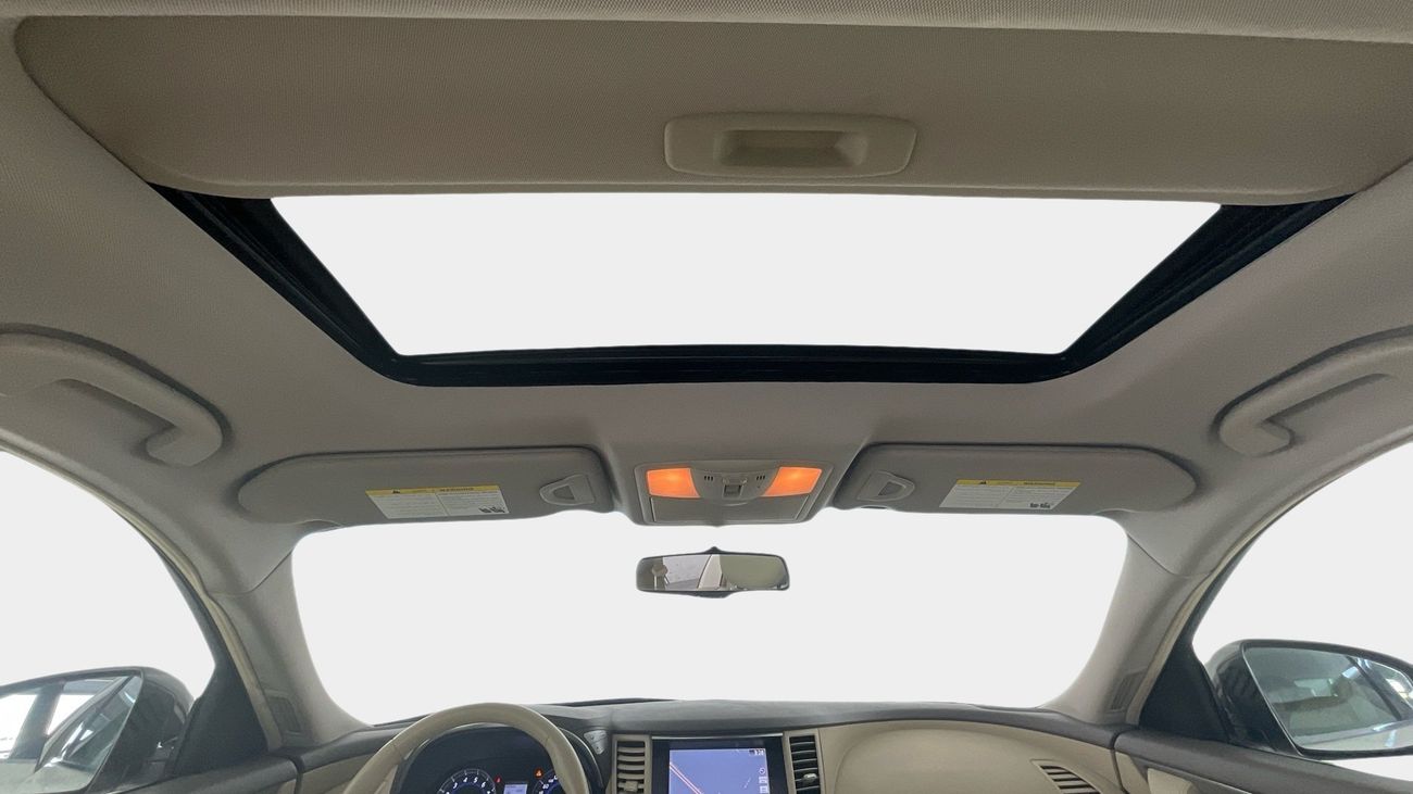 Infiniti QX70 Luxury / Luxe Sensory | upto AED 20,000 Ramadan Discount | Guaranteed Warranty | 0 Down Payment