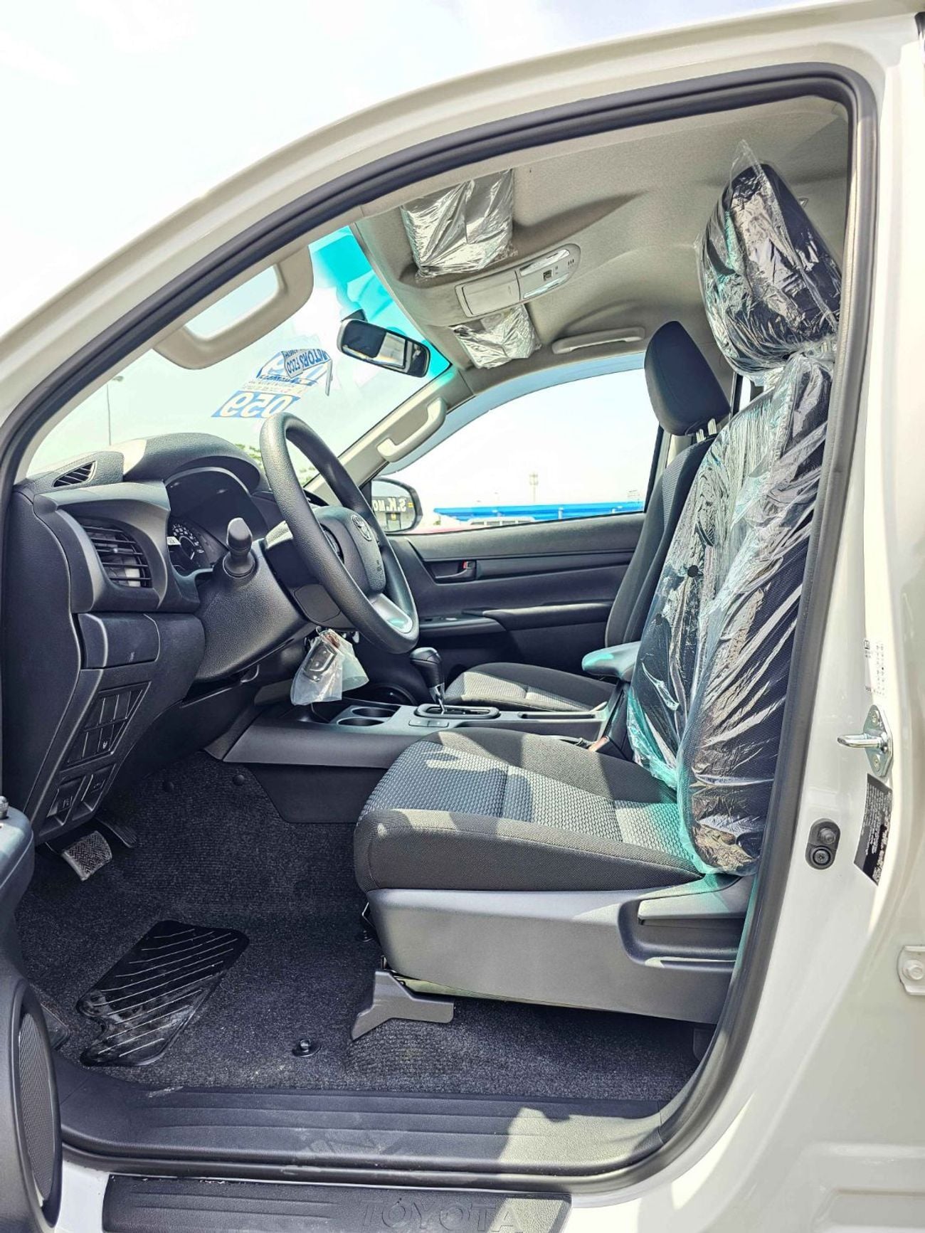 Toyota Hilux NARROW BODY / 2.7L PETROL / POWER WINDOWS / 4WD (CODE # HPDN5AV2)